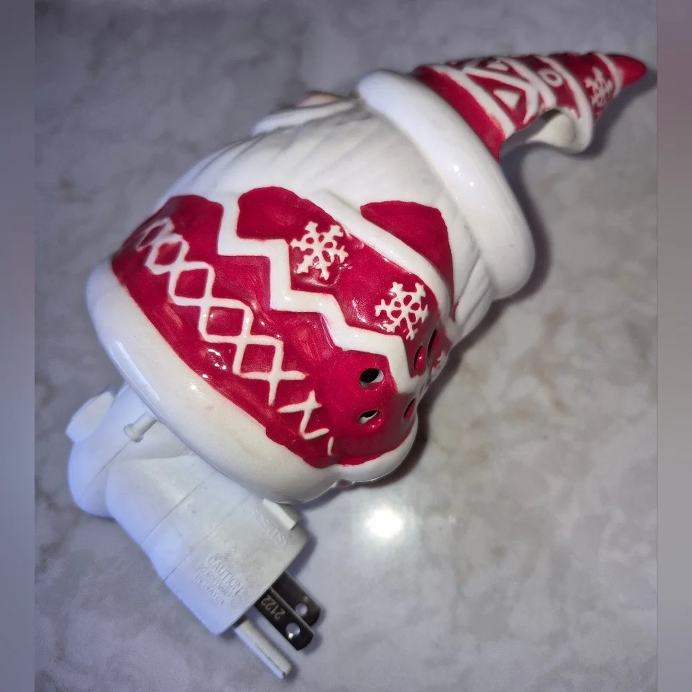 Scentsy PLUG IN Santa, Be Jolly Mini Wax Warmer